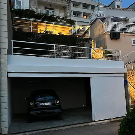 Nina & Paula - Paula