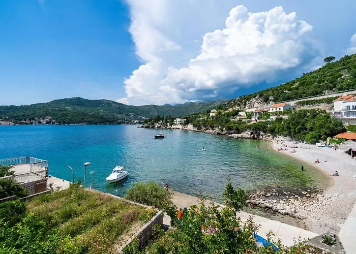 Nina & Paula - Paula Štikovica