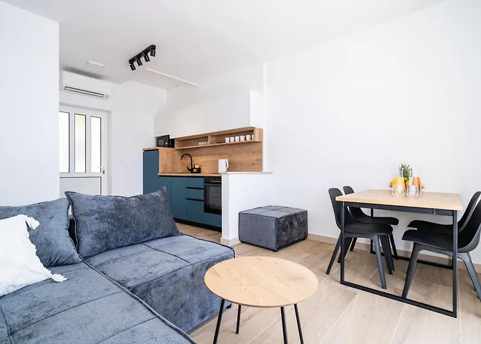 Nina & Paula - Paula *